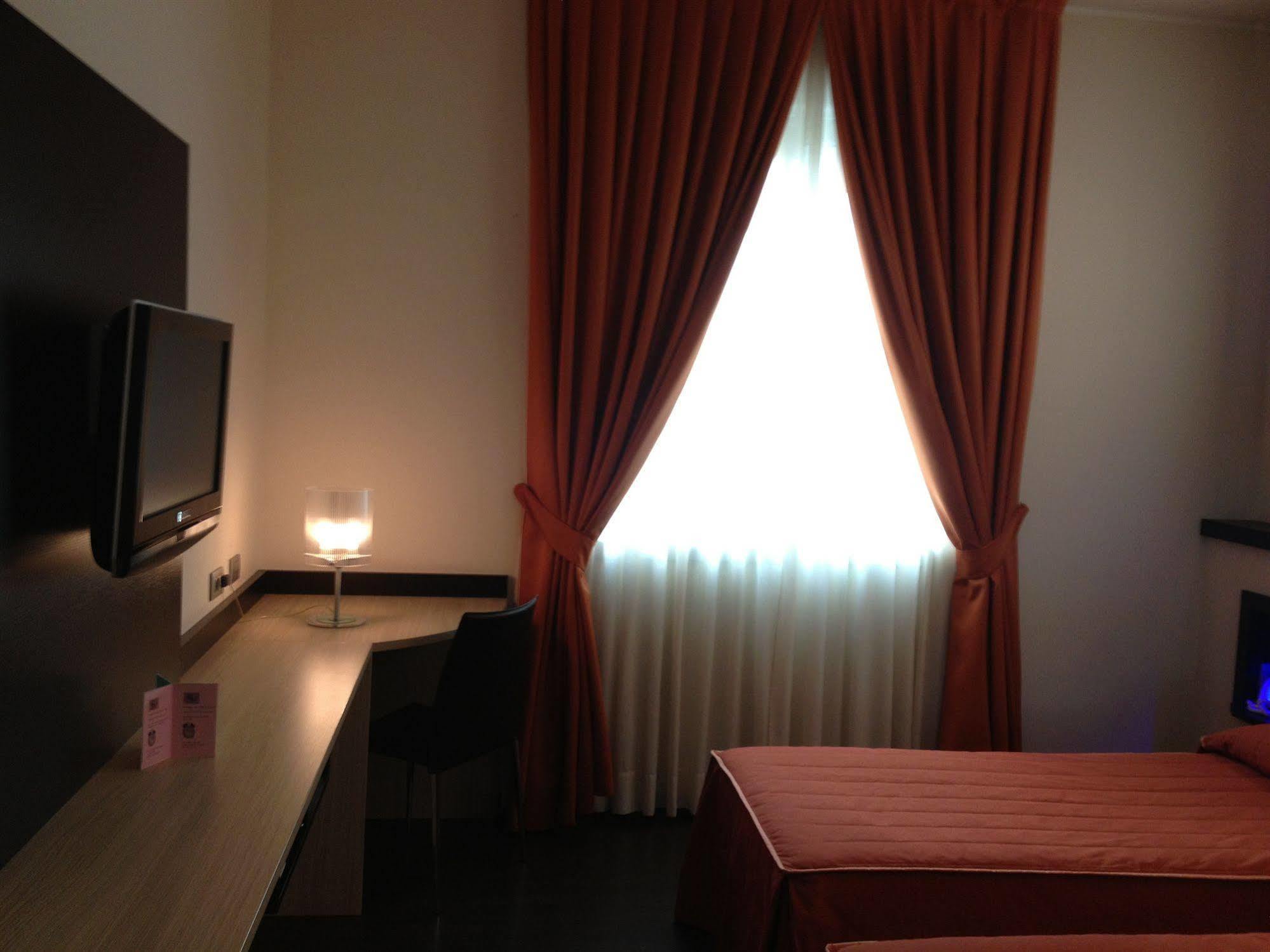 Hotel Mito Ossona Ngoại thất bức ảnh
