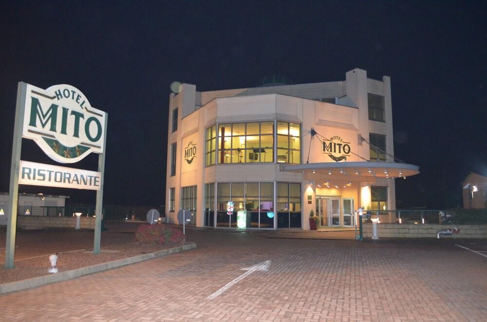 Hotel Mito Ossona Ngoại thất bức ảnh